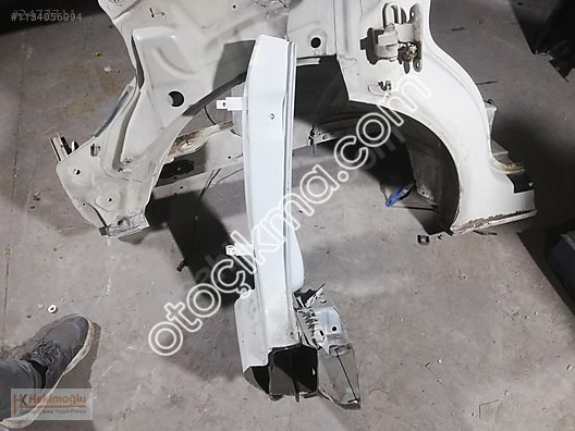 VW Golf 7 Sol Orta Direk Marşpiyel Şasi Kesme Parçası