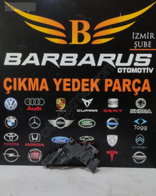 AUDİ Q5 SAĞ FAR BRAKETİ ÇIKMA
