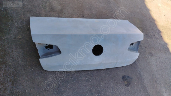 Passat b8 bagaj kapağı