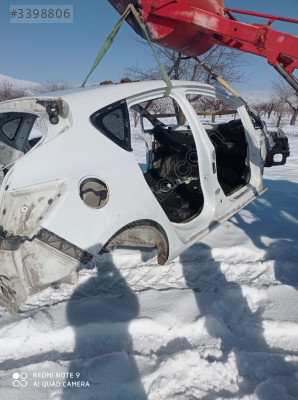 Opel astra j HB Kesme Sağ Arka Çamurluk sacı Beyaz Renk