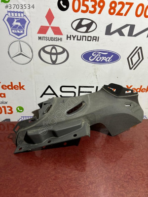 5M51 F613C47 Ford FOCUS Sol ARKA Emniyet Kemeri Üst Plastiği