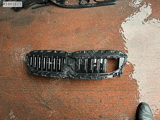 Bmw 3 serisi G20 G21 G28 PANJUR İÇ MASKE ÇIKMA 18715610