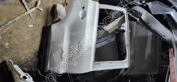 08.14 TIGUAN SAG ARK KAPİ