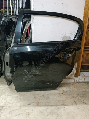 Corsa D sol arka kapı çıkma orjinal