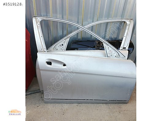 MERCEDES C180 SAĞ ÖN KAPI MERTLER OTO YEDEK PARÇADA