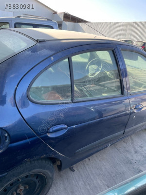 RENAULT LAGUNA 1 SAĞ ARKA KAPI ÇIKMA ORJİNAL