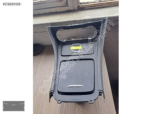 MERCEDES A180 ORTA KONSOL KÜLLÜK