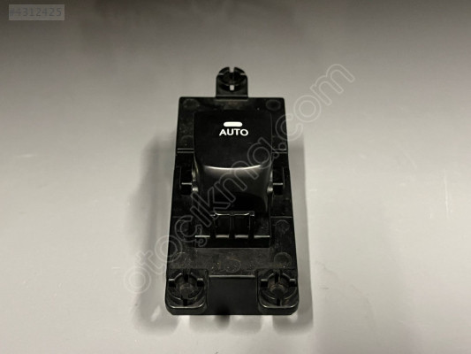 İ30 CEED ARKA CAM DÜĞMESİ ORJİNAL AUTO