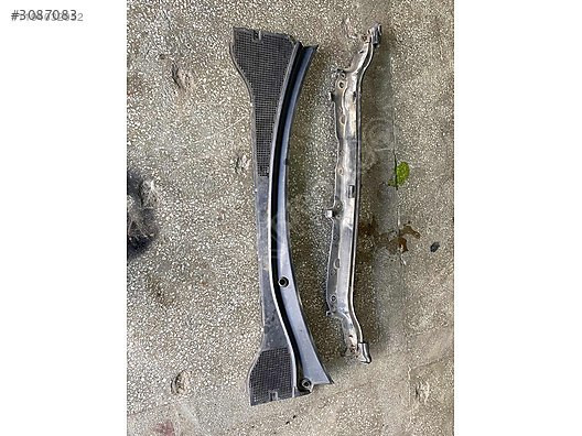 Renault Clio 3 orjinal çıkma ön cam ızgarası