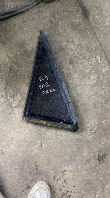 Renault 9 sağ arka kelebek cam