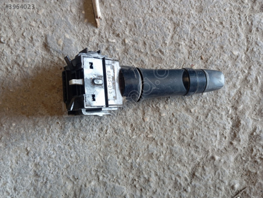 Mitsubishi L200 Far Sinyal kolu.E380-013