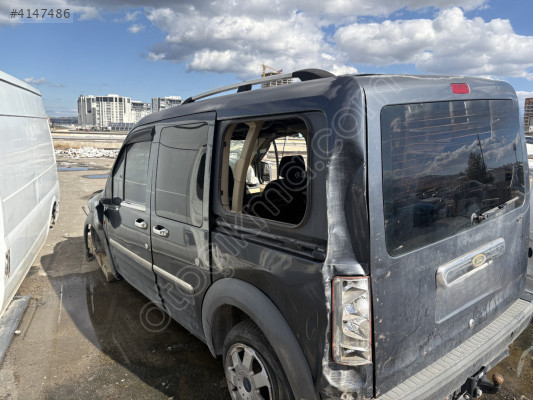 FORD CONNECT SOL ARKA ÇAMURLUK