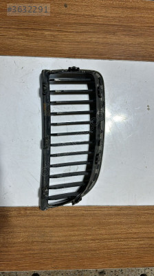 Bmw 320 E90 Ön Panjur Orjinal Çıkma