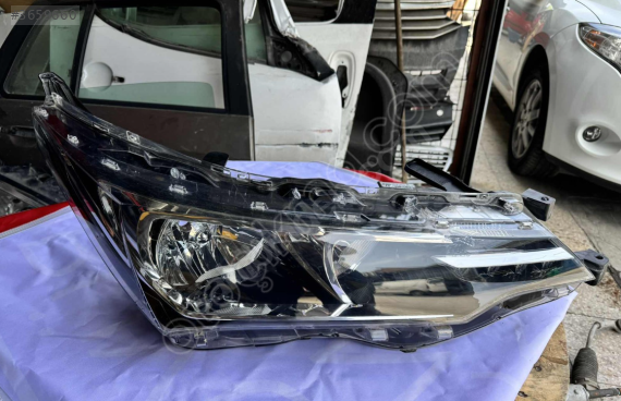 TOYOTA COROLLA 2017 SAĞ FAR ORJİNAL EYÜPCAN OTO'DA