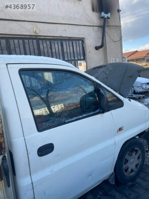 HYUNDAİ STAREX ÇIKMA SAĞ ÖN KAPI