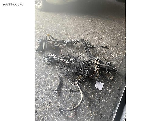 RENAULT MEGAN 1 1.6 16 v otomatik motor içi tesisatı