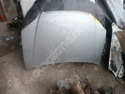 Ford Focus 2.5 ön kaput