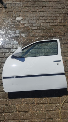OPEL KADETT Modeli İçin Çıkma Sol Ön Kapı Parçası