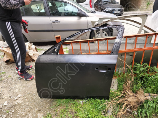 AUDİ A4 SOL ÖN KAPI SIFIR 8k0831051j