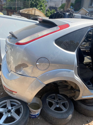 Ford Focus Sağ Arka Çamurluk