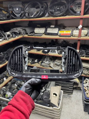 FİAT DOBLO D4 ORTA ÜFLEME ORJİNAL ÇIKMA