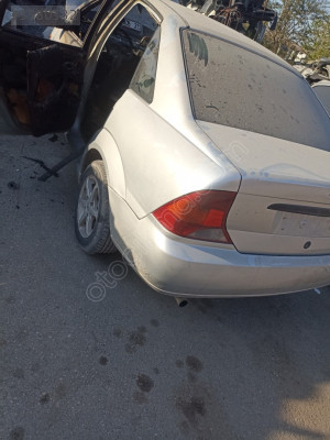 Ford focus 1 çıkma yedek parça