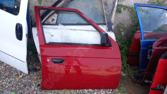 Skoda favorit sağ ön kapı