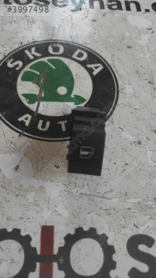 7L6959855B WAG grubu tekli cam düğmesi