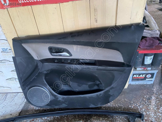 Orjinal Çıkma Chevrolet Cruze Sağ Ön Kapı Döşemesi
