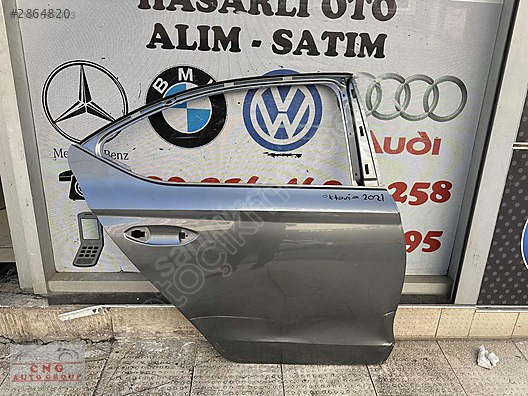 Skoda oktavia 2021 sağ arka kapı