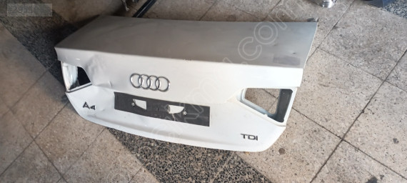 Audi A4 Modeli için Arka Bagaj Kapağı 2010