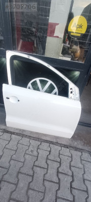 VOLKSWAGEN POLO ÇIKMA ORJİNAL BOYASIZ SAĞ ÖN KAPI LB9A
