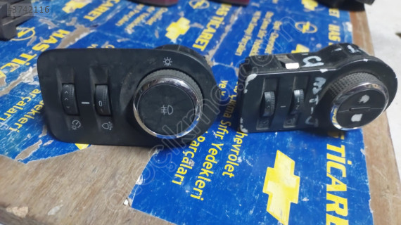 Opel Astra J Çıkma Far Düğmeleri