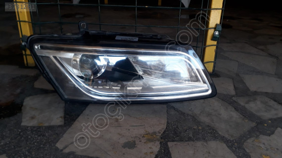 AUDI Q5 MERCEKLİ SAĞ FAR