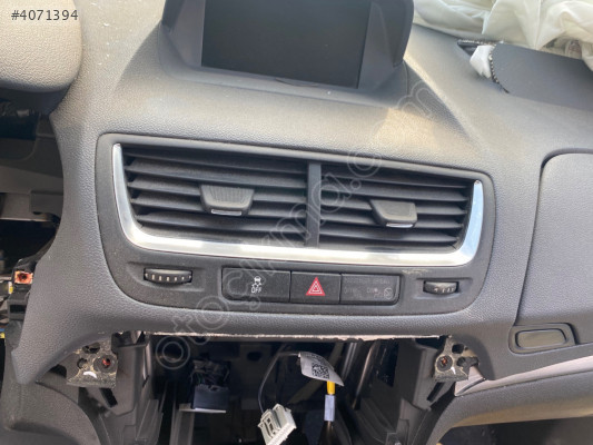 OPEL MOKKA ORTA KLİMA IZGARASI