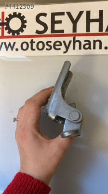 20992731 Opel Astra J sol - sağ uyumlu ön kapı üst menteşesi