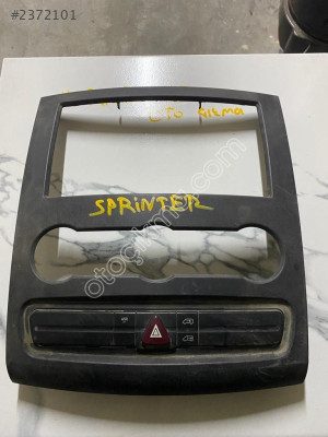 MERCEDES SPRİNTER 2015 ÇIKMA ORJİNAL TEYP ÇERÇEVESİ
