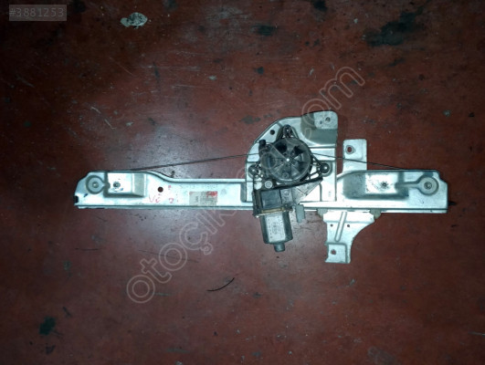 Peugeot 208 çıkma sol arka cam krikosu 9674254480
