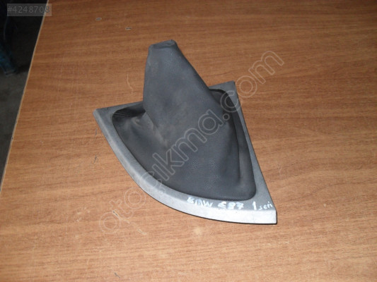 BMW E87 ÇIKMA VİTES KÖRÜĞÜ