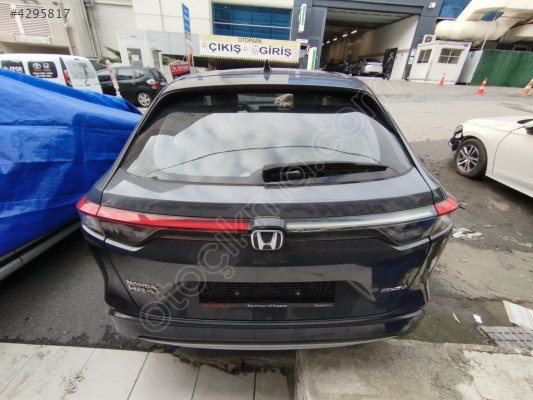 HONDA HRV ORJİNAL SÖKME BAGAJ KAPAK 23