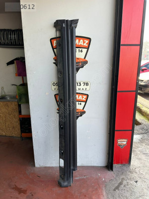 LAND ROVER VOGUE L322 SAĞ MARŞPİYEL ORJİNAL 2004-2010