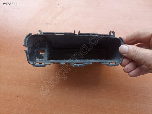 Ford Focus 3 Orta Konsol Rafı