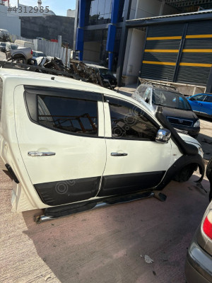 MİTSUBİSHİ L200 2016 ÇIKMA ORJİNAL DOLU KAPI