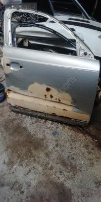 Audi Q3 sag ön kapı çıkma