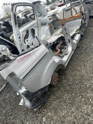 FORD COURİER SAĞ ARKA ÇAMURLUK ORJİNAL ÇIKMA