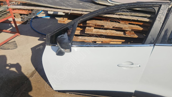 Clio 4 sol on kapi