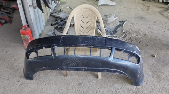 Audi A.6 model 2000 on tampon