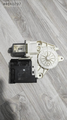 VOLKSVAGEN JETTA HATASIZ SAĞ ÖN CAM MODÜLÜ VE MOTORU 3C0959792