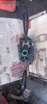 Çıkma mazda 323 practica silecek sinyal kolu