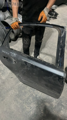 2005-2008 VOLVO S40 SAĞ ARKA KAPI